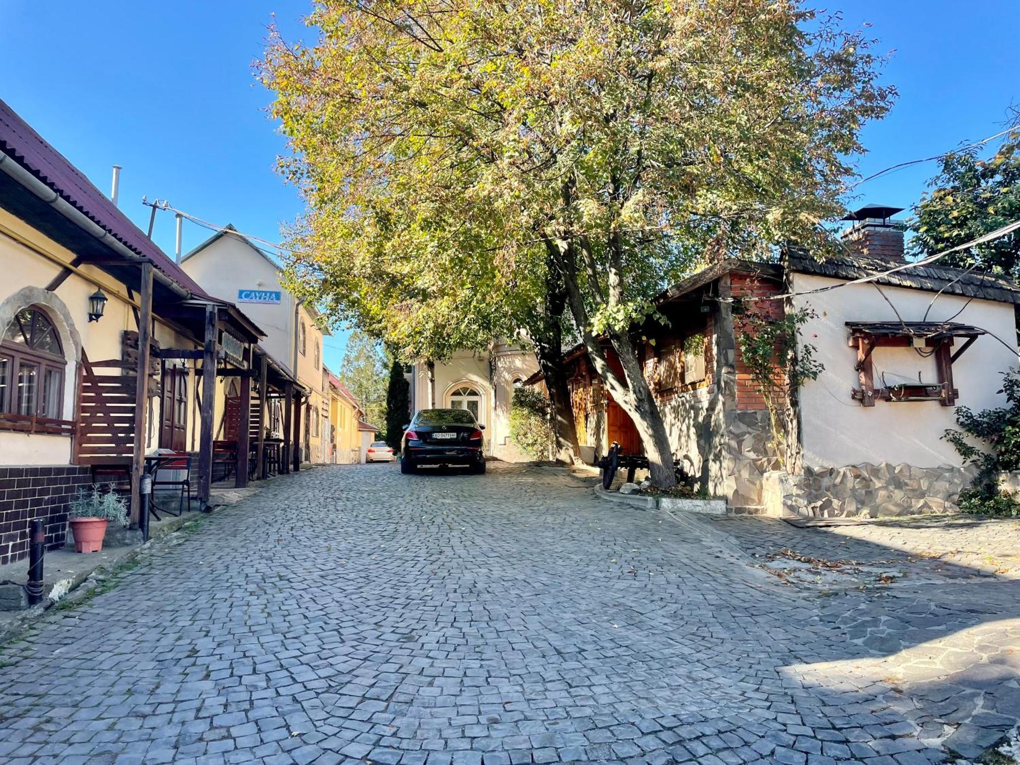 Nautilus Hotel Uzhhorod Luaran gambar