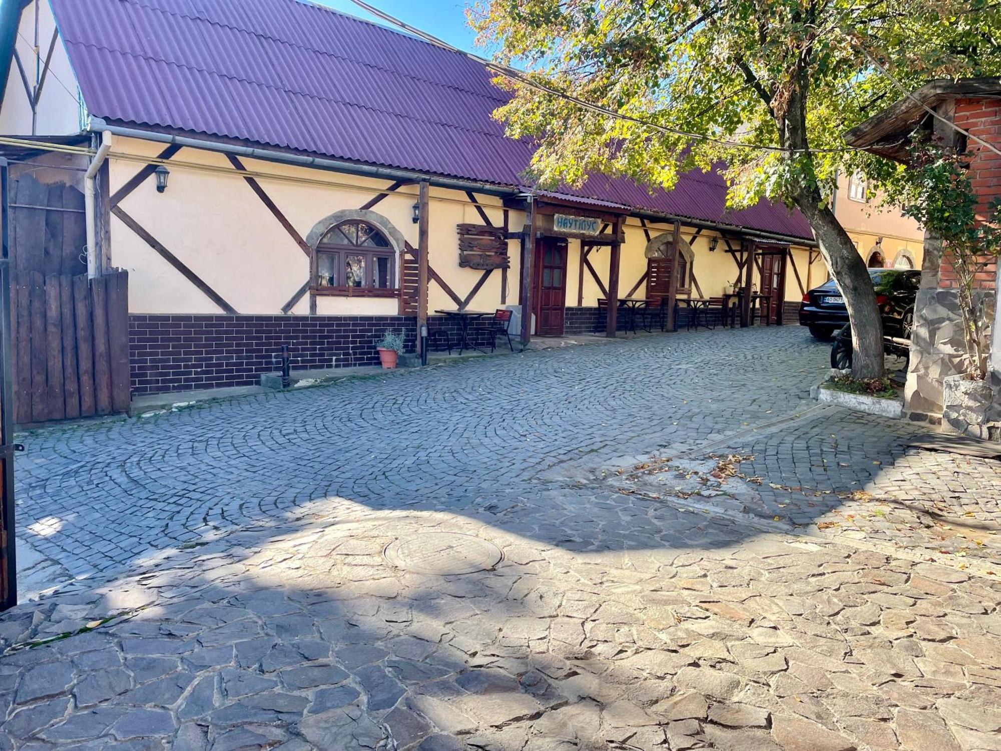 Nautilus Hotel Uzhhorod Luaran gambar